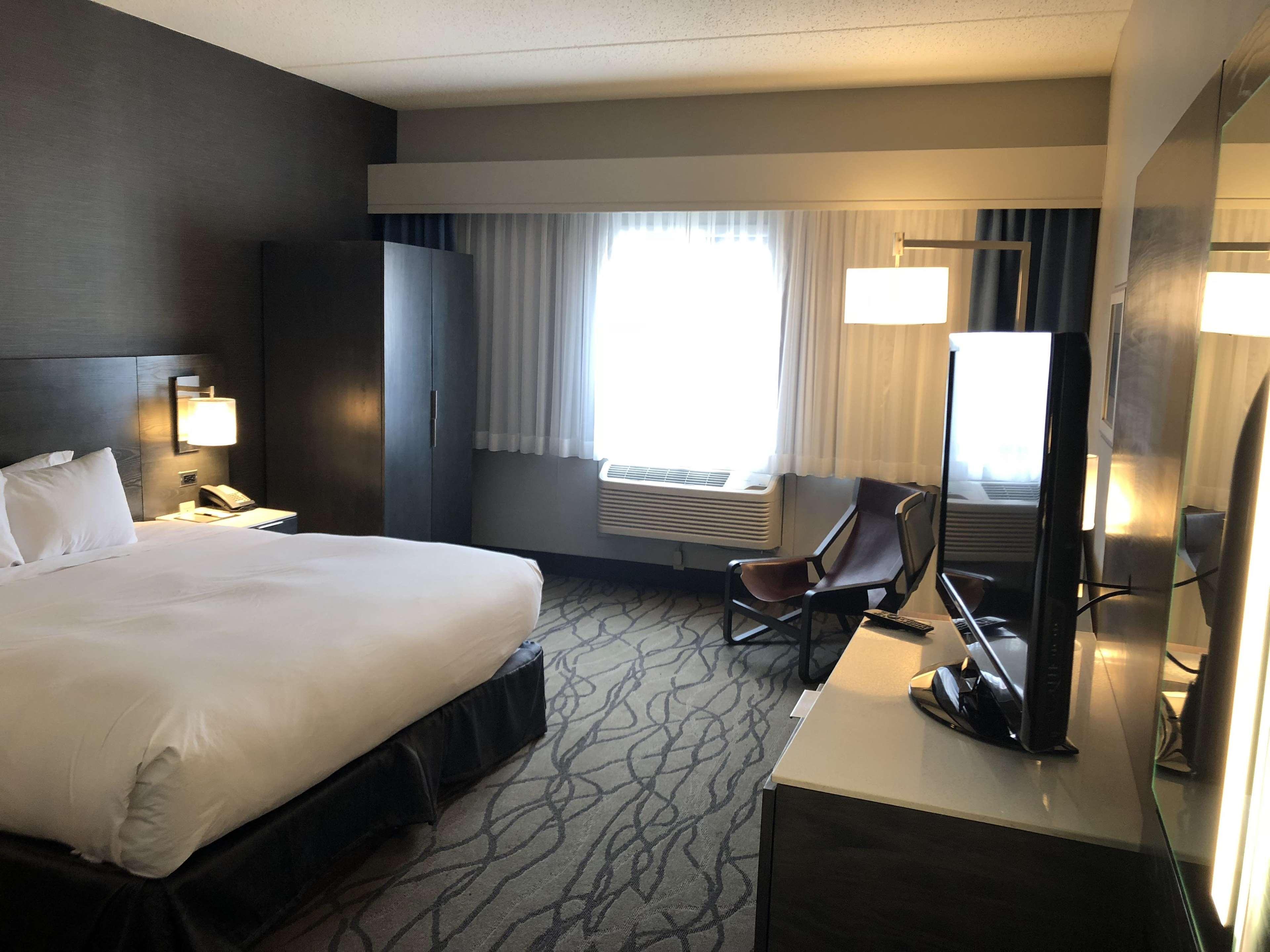 Doubletree By Hilton Racine Harbourwalk Hotel Exterior photo