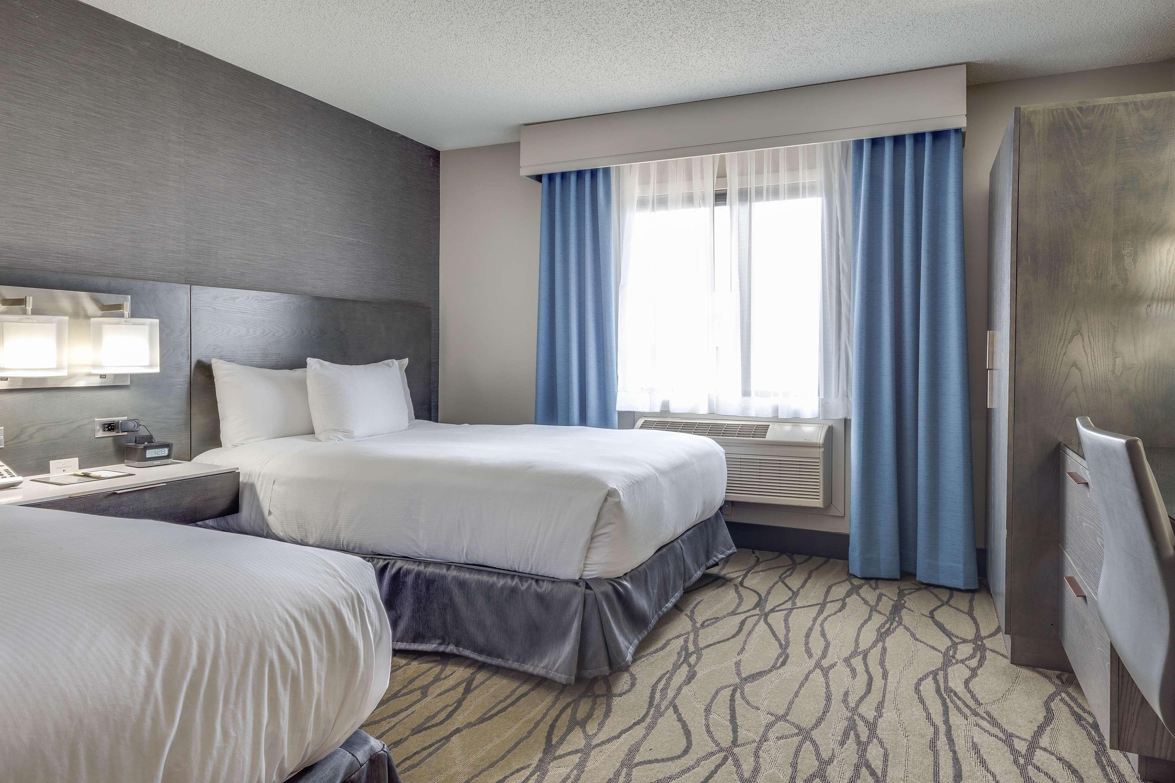 Doubletree By Hilton Racine Harbourwalk Hotel Exterior photo