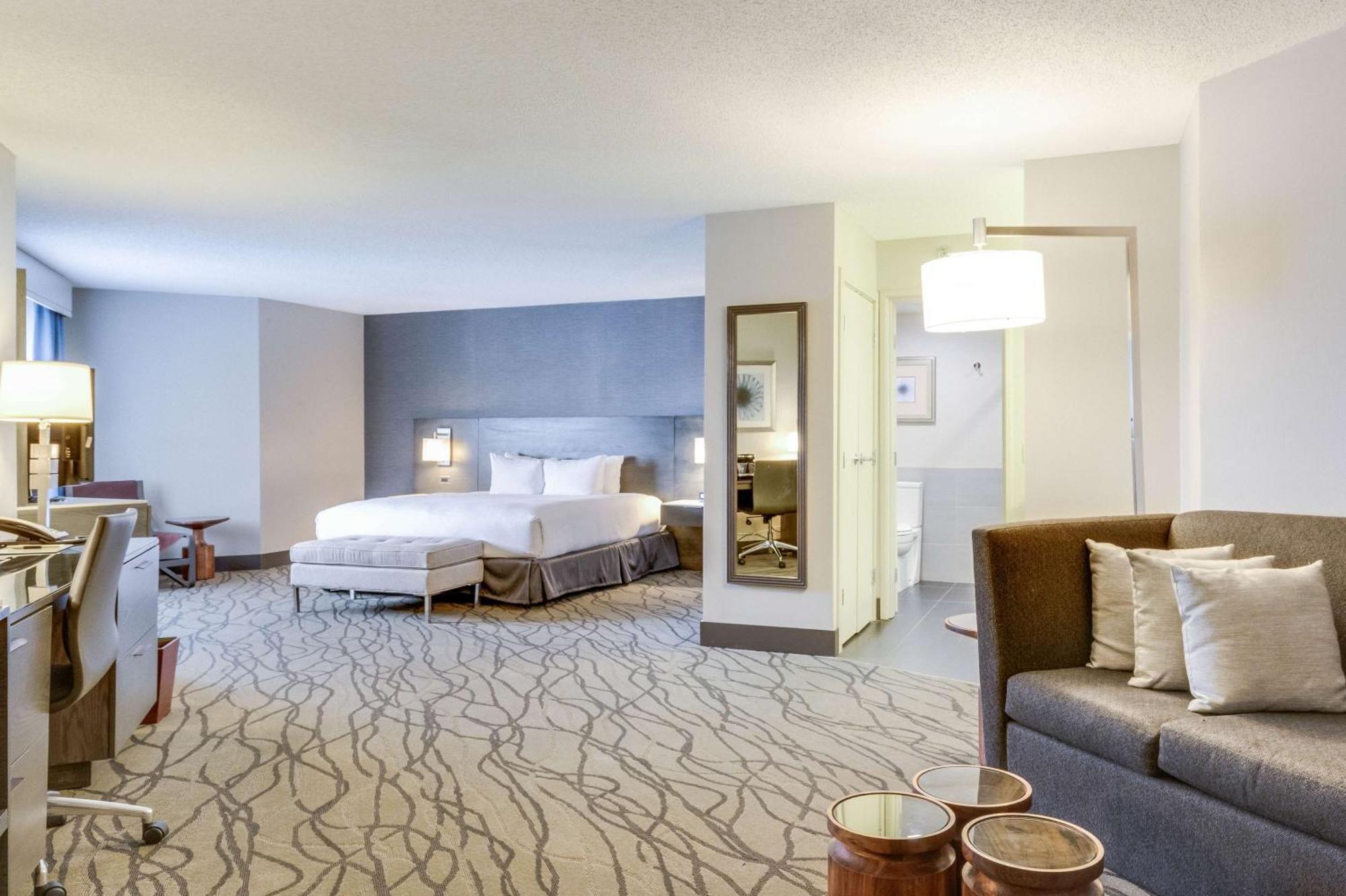 Doubletree By Hilton Racine Harbourwalk Hotel Exterior photo