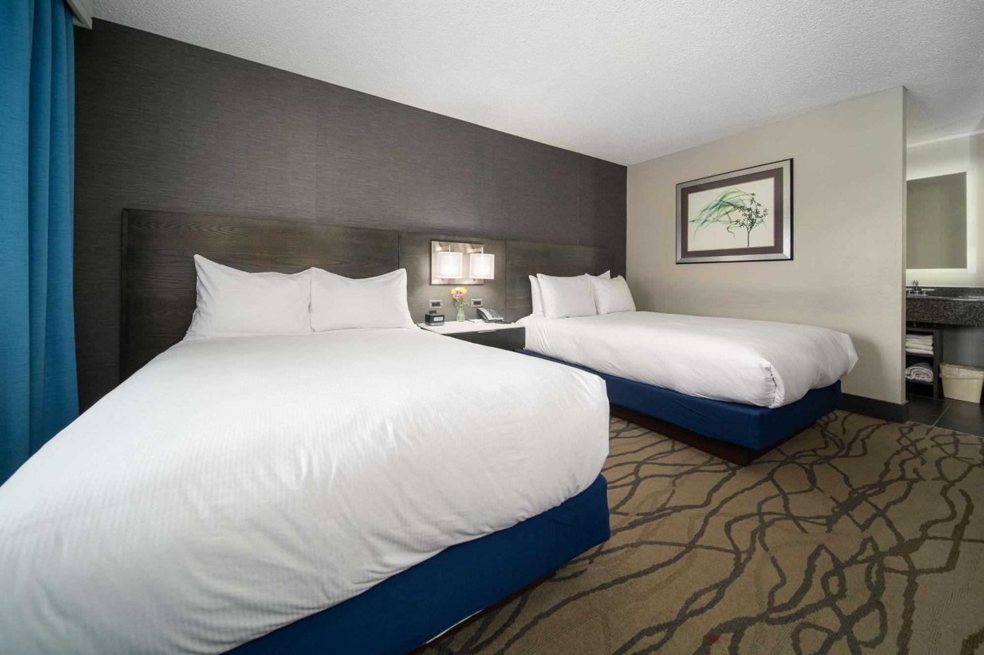 Doubletree By Hilton Racine Harbourwalk Hotel Exterior photo