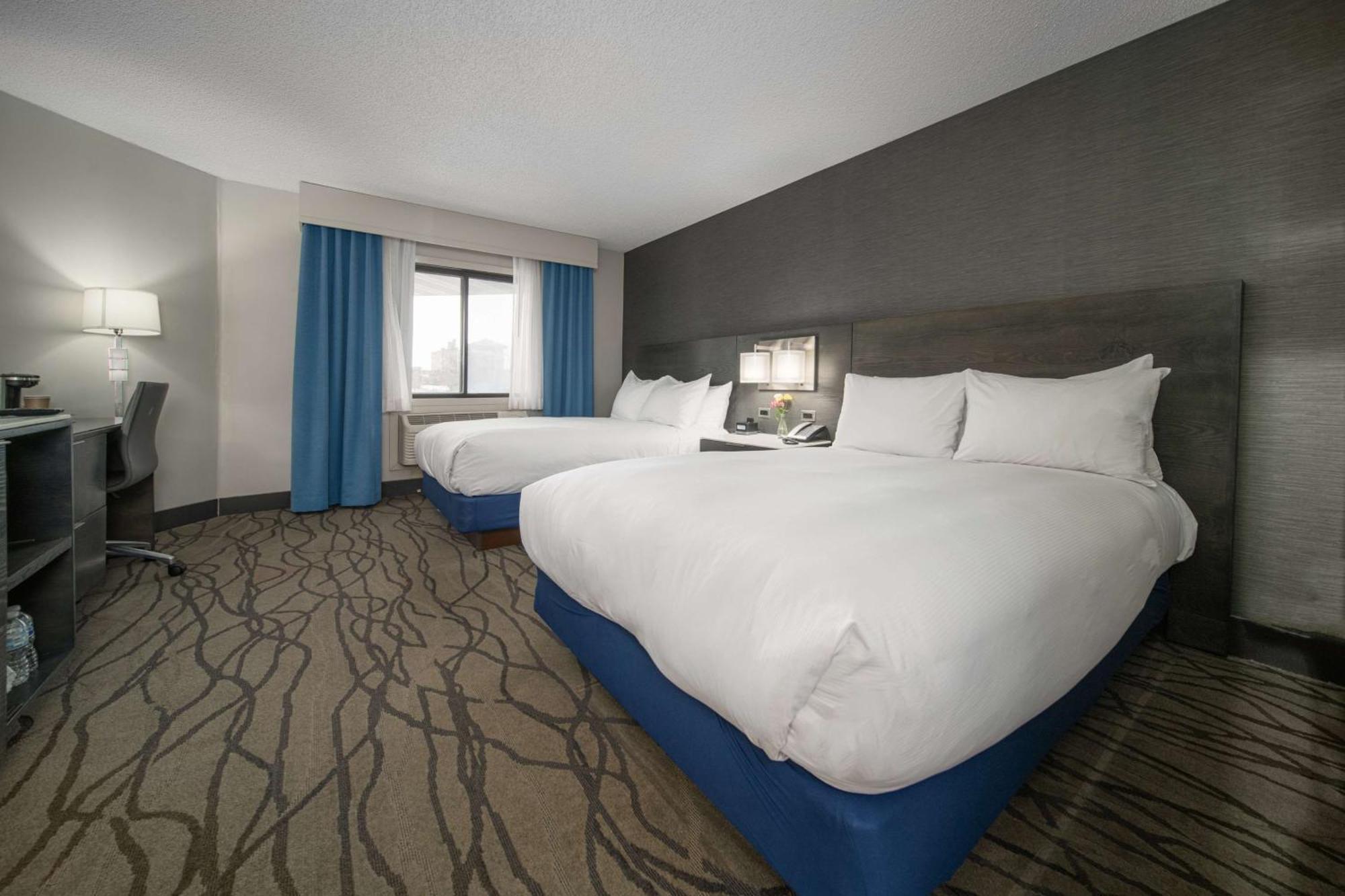Doubletree By Hilton Racine Harbourwalk Hotel Exterior photo